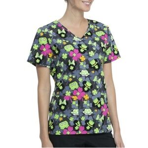 DISNEY Shamrock Clover women’s Scrubs Top XL Green Black with pockets ✨